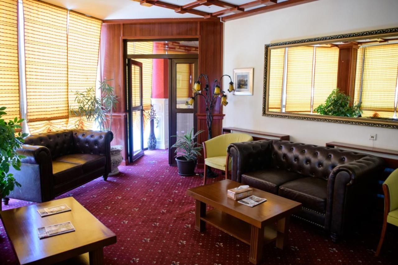 Hotel Castel Râmnicu Vâlcea Kültér fotó