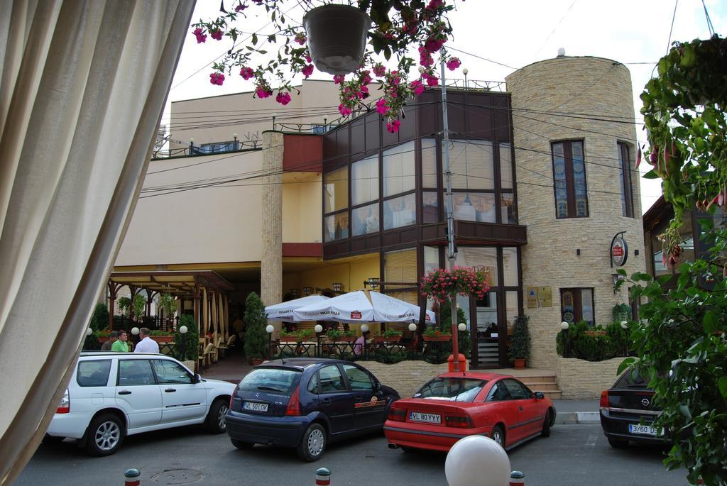 Hotel Castel Râmnicu Vâlcea Kültér fotó