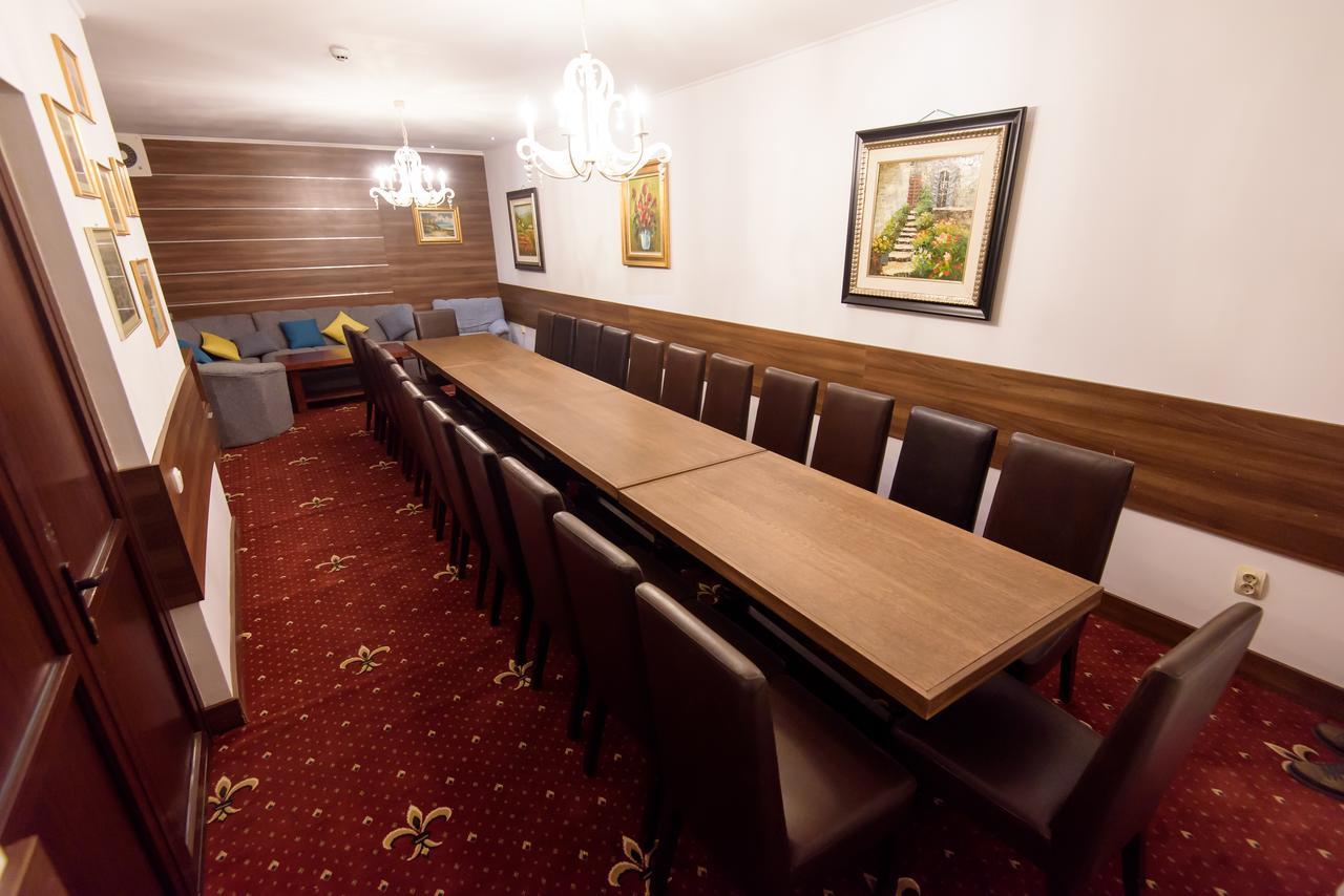 Hotel Castel Râmnicu Vâlcea Kültér fotó
